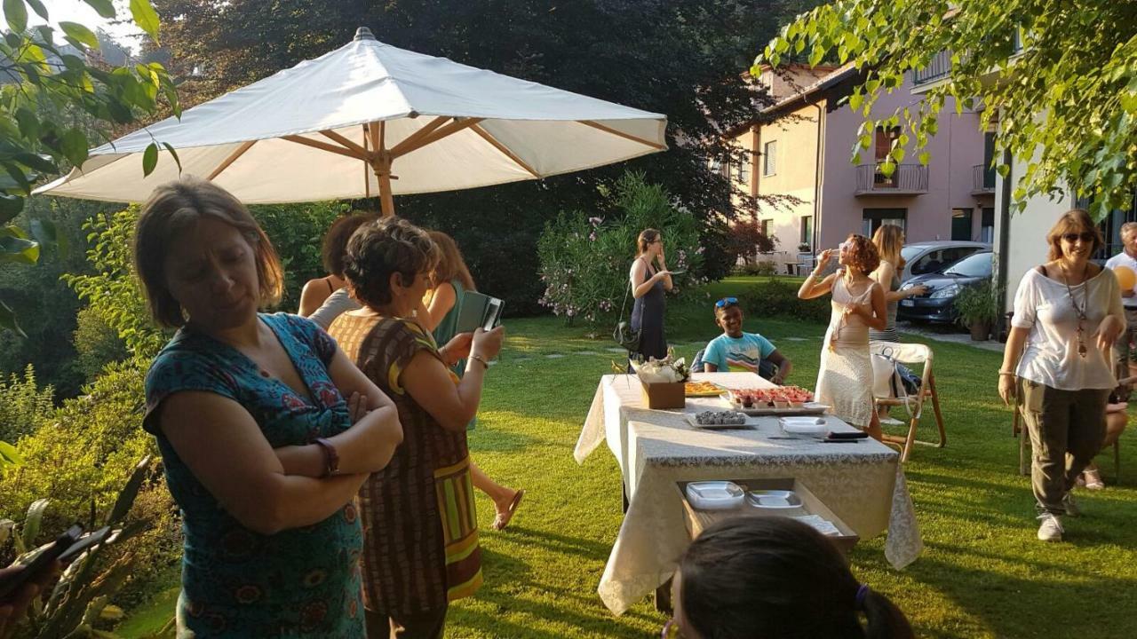 Casa Vacanze Le Violette Villa Brunate Exterior photo